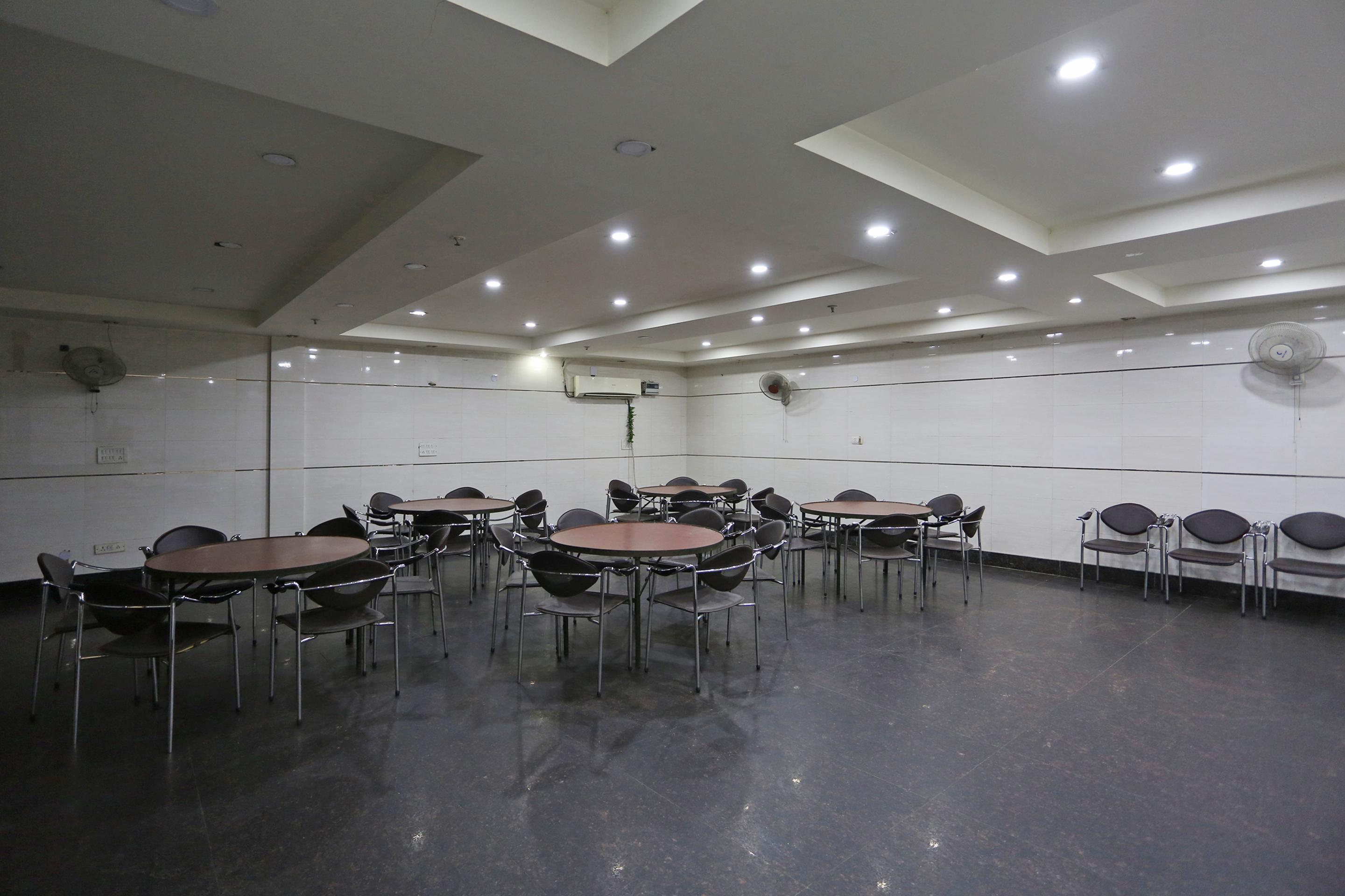 Oyo 337 Hotel Anand Delhi  Bagian luar foto