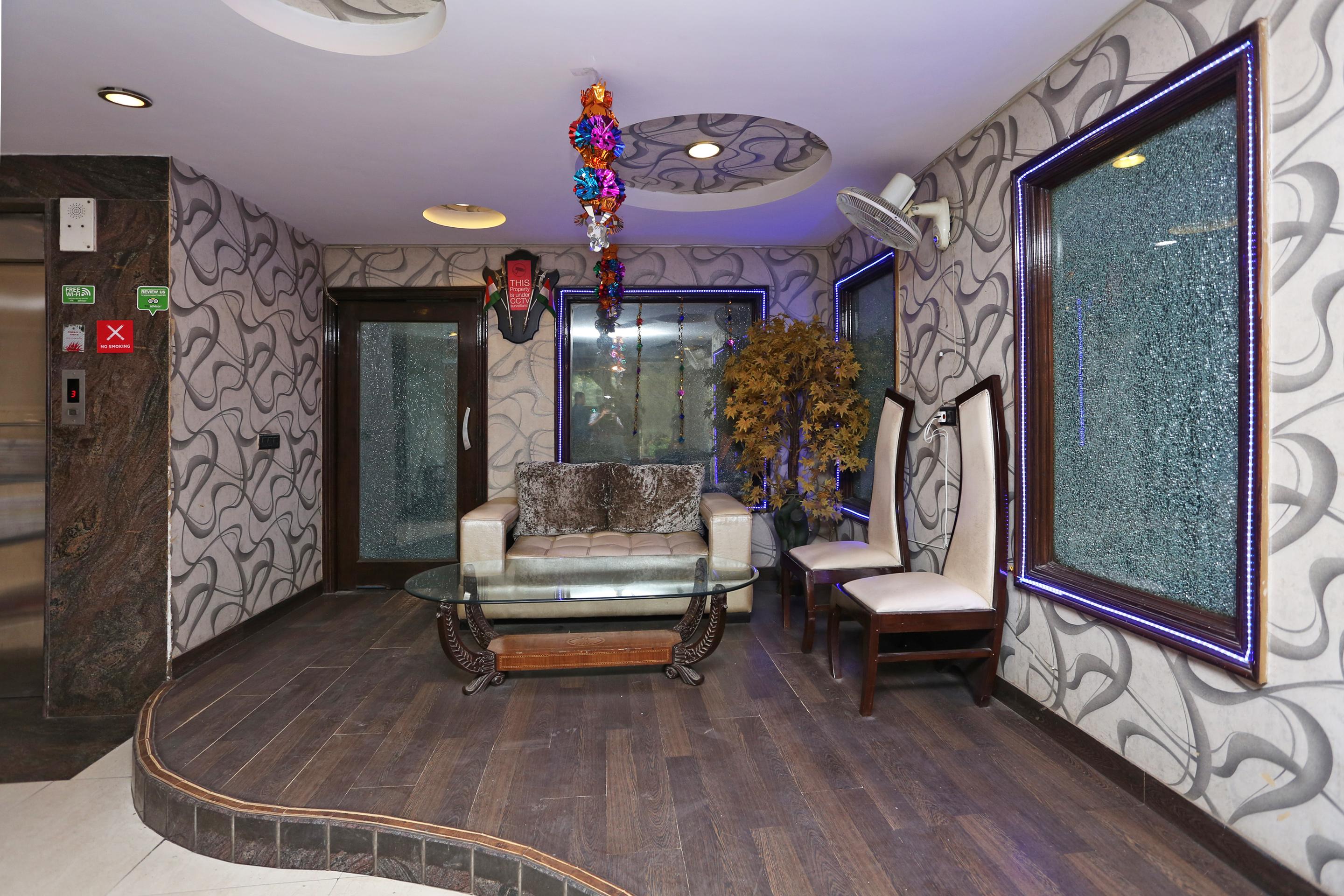 Oyo 337 Hotel Anand Delhi  Bagian luar foto