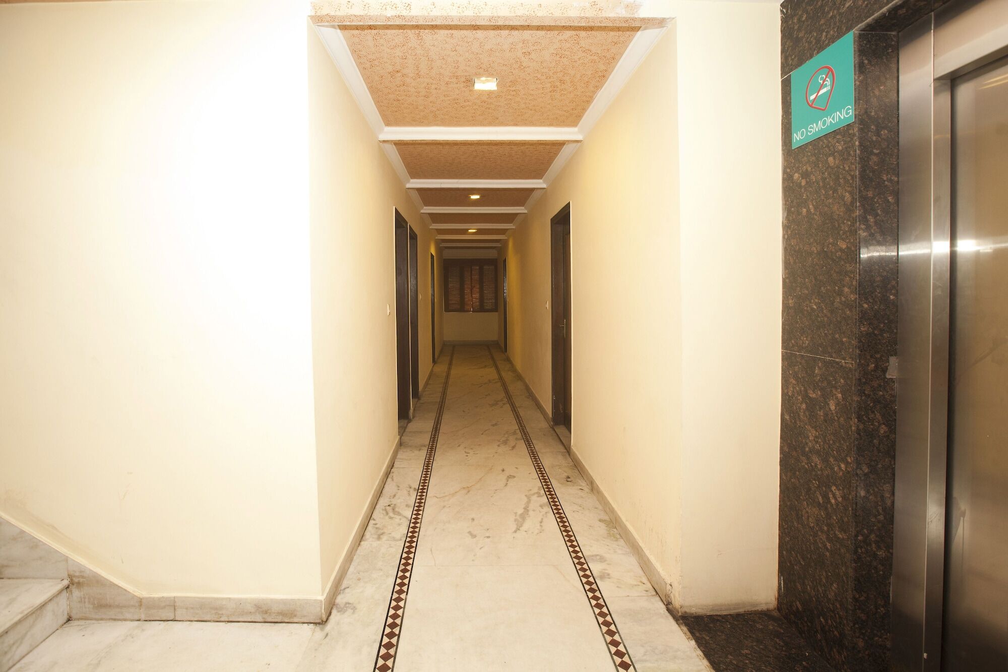 Oyo 337 Hotel Anand Delhi  Bagian luar foto